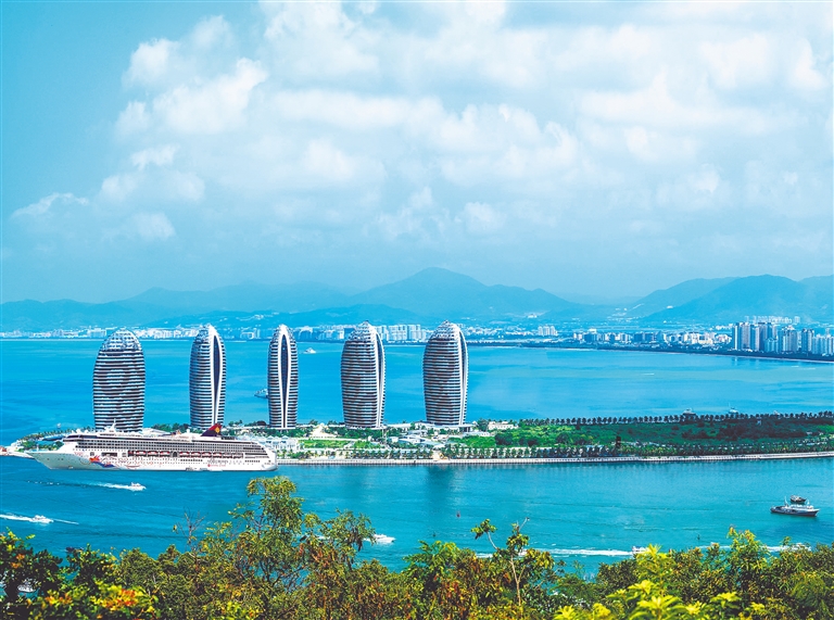 海南岛夕阳映海，浪漫海岸时光